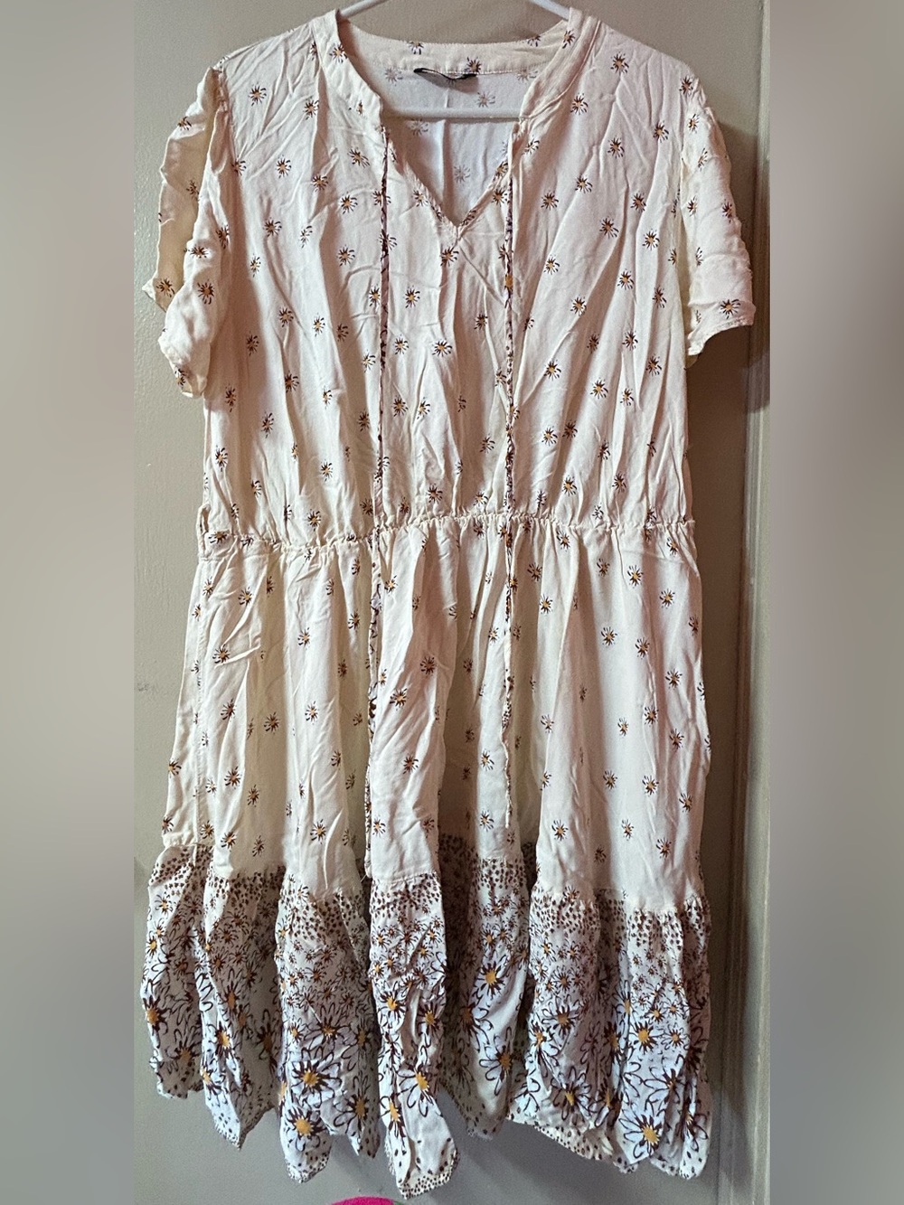 SHEIN Curve tie neck self belted floral daisy pattern elastic waistline dress
